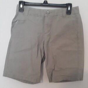 Khakis by Gap ladies size 00,boyfriend rollup light 100% cotton shorts